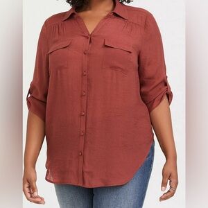 Torrid Burnt Red Button Front Blouse Size 5 Roll Tab Sleeves Pockets